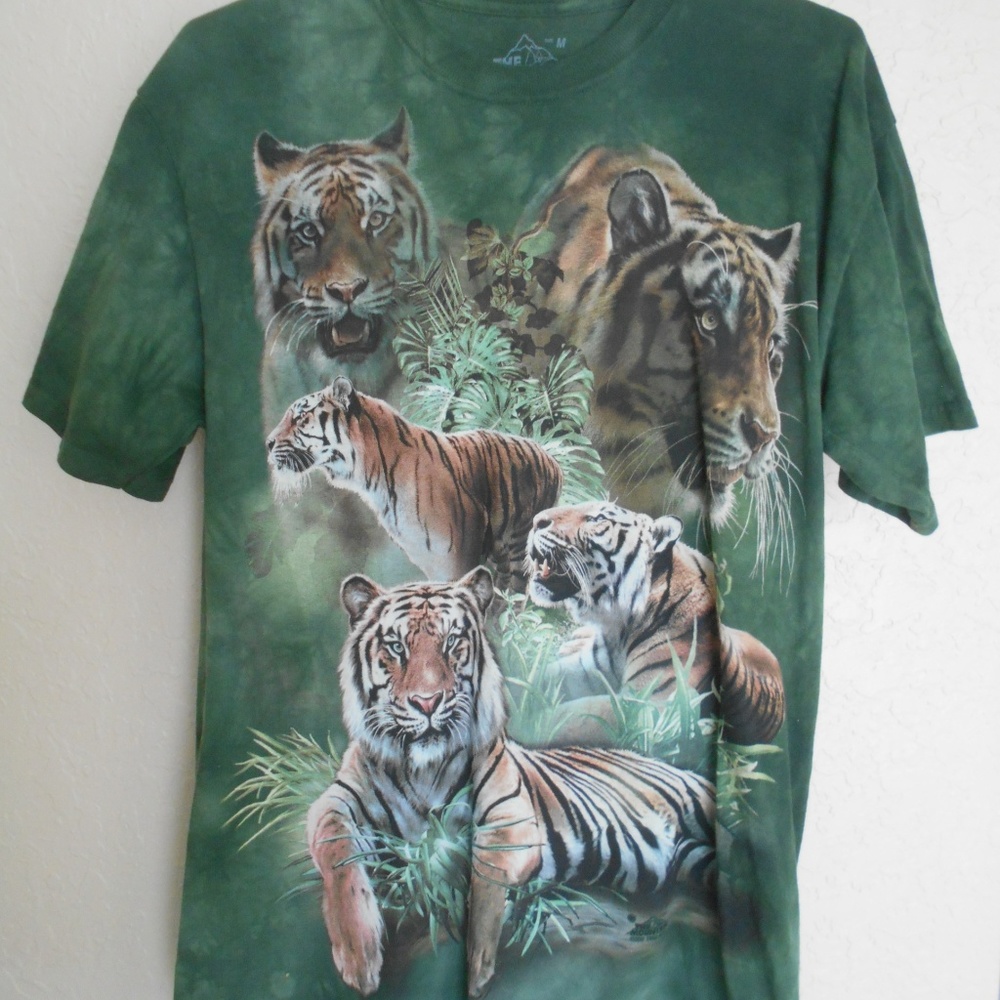 The Mountain Tee T Shirt medium
